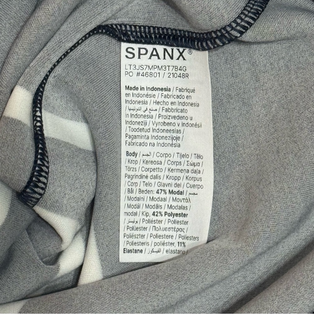 NEW SPANX AirEssentials Navy Blue White Striped Cardigan Athleisure Holiday Gift - Picture 7 of 9